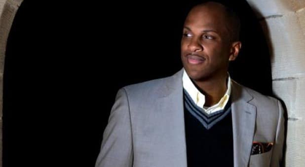 donnie-mcclurkin-looking-left