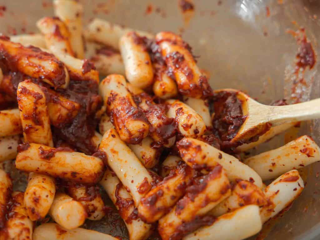 15-Minute EASY Vegan Tteokbokki - Spicy Korean Rice Cakes. 8 Sauces added to the rice cakes