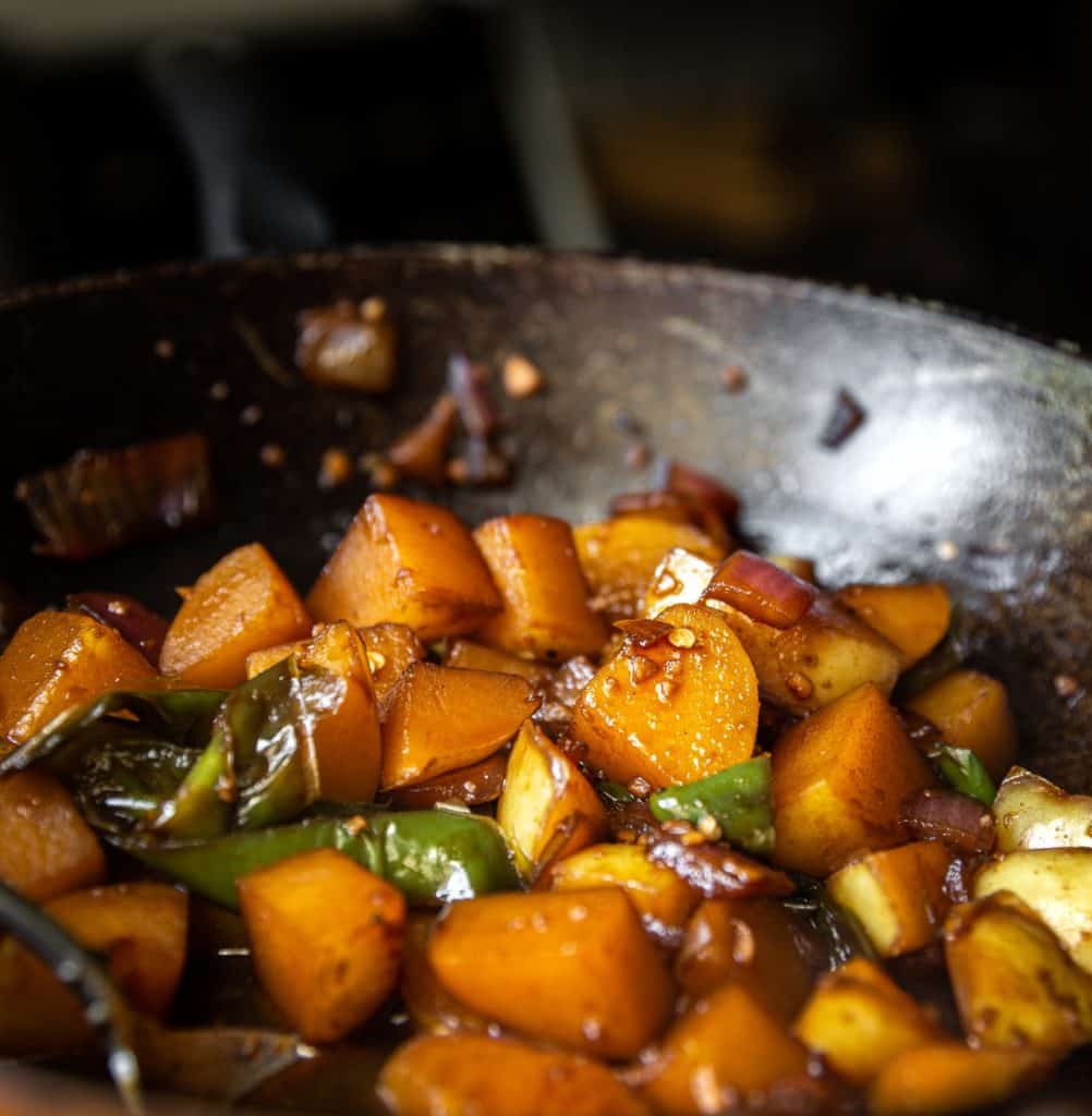 Omma’s Gamja Jorim (Braised Potatoes) 2