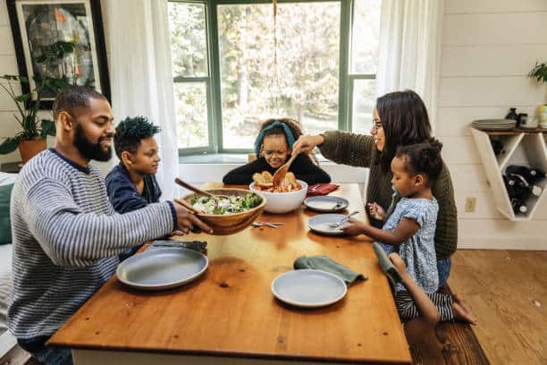 benefits of eating together as a family