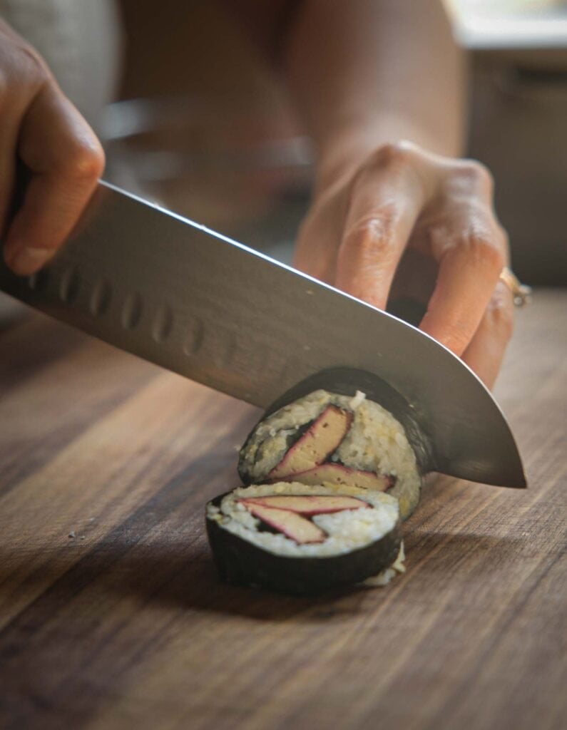 How to Make 4 Stunning Korean Kimbap Recipes. 37 Cutting-pink-tofu-heart-kimbap