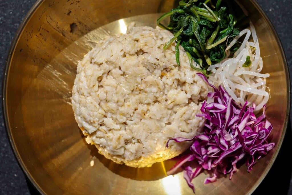 Easy Heart-Healthy Savory Oatmeal Recipe: Bibim Oats 4 bibim oats with cabbage spinach and mung bean sprouts