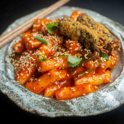15-Minute EASY Vegan Tteokbokki - Spicy Korean Rice Cakes. 14 Sauces added to the rice cakes