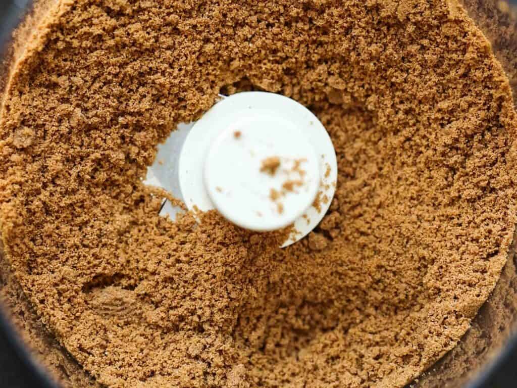 Super Easy and DELICIOUS Vegan Biscoff-Misu Recipe. 6 biscoff-cookie-crumbles