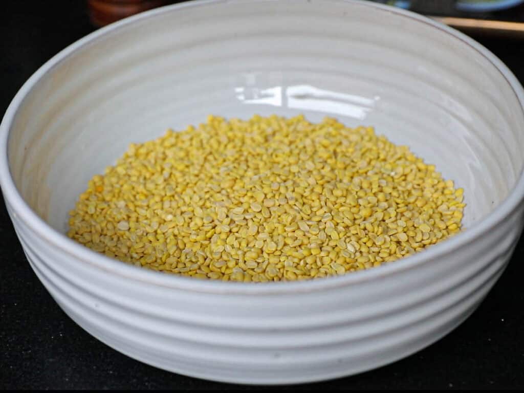 Stunning Vegan Bindaetteok: Korean Mung Bean Pancakes. 3 bowl-of-dried-split-yellow-mung-beans
