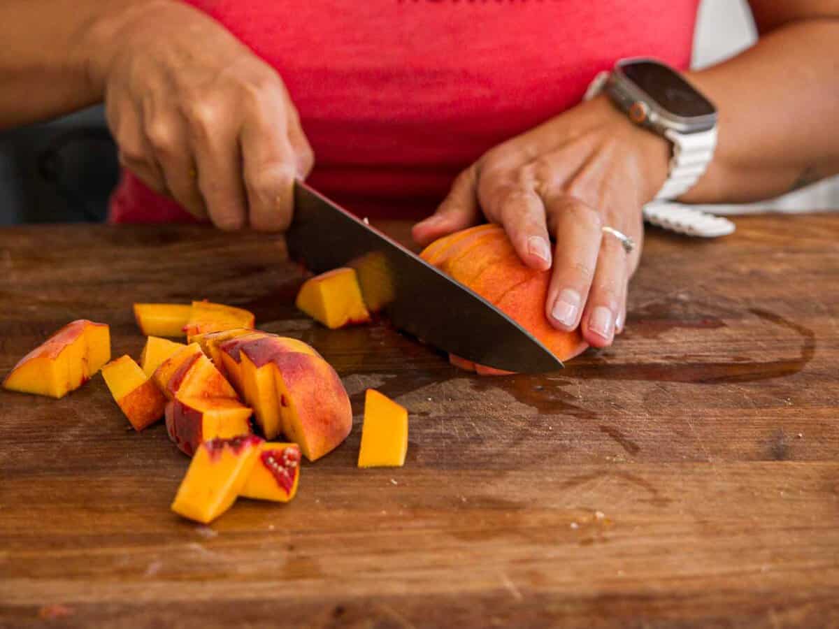 10-Minute Easy Bread Salad Recipe - Peach Panzanella. 14 cutting-peach-1