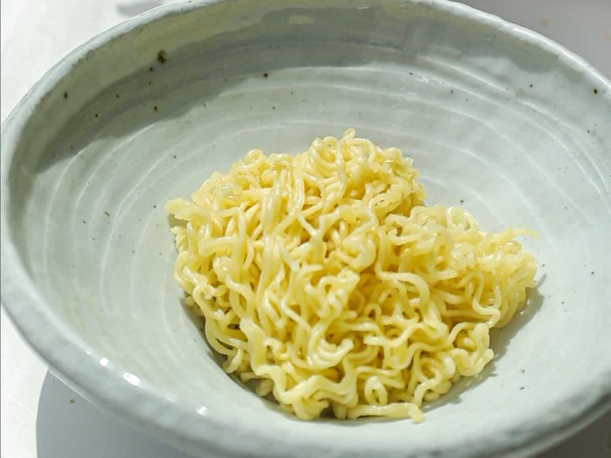 Easy Creamy and Spicy Pumpkin Ramen Recipe (Vegan). 21 cooked ramen noodles