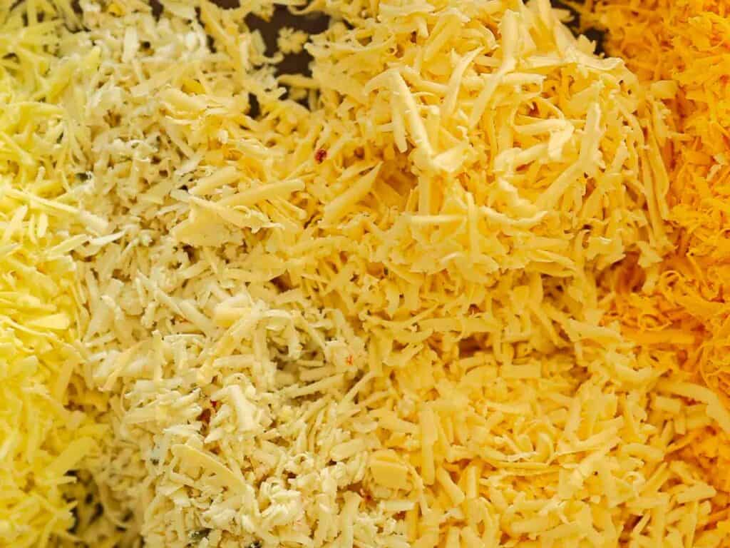 The Creamiest and BEST Vegan Mac 'n Cheese Casserole Recipe. 7 cheeses for vegan mac 'n cheese