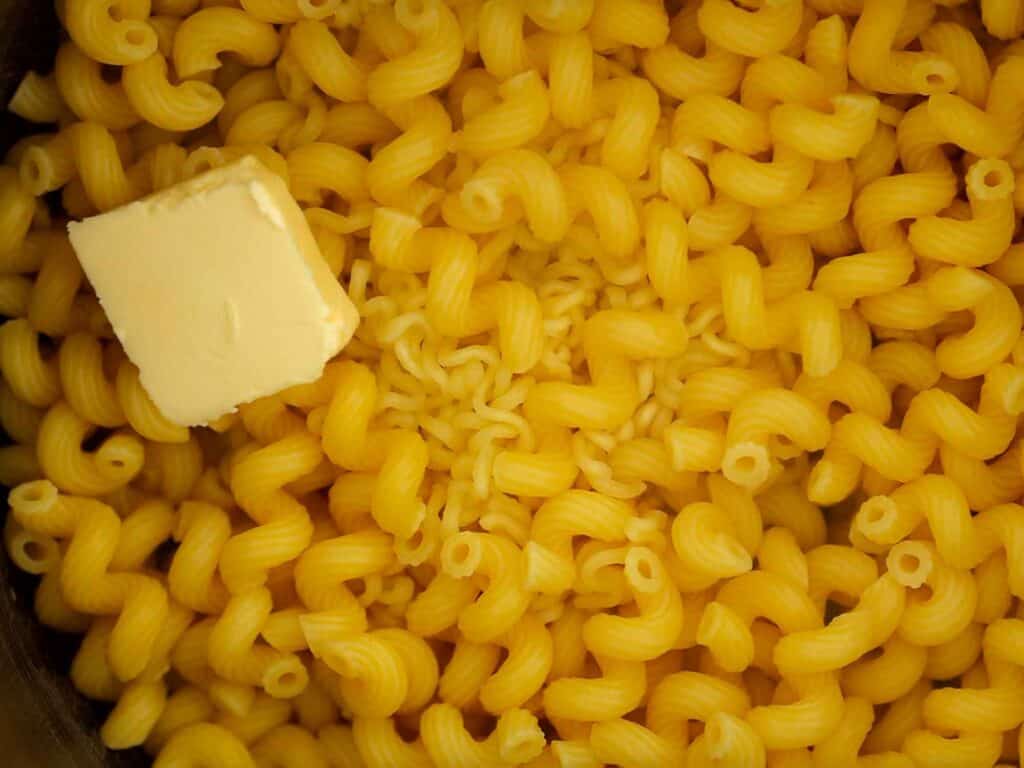 The Creamiest and BEST Vegan Mac 'n Cheese Casserole Recipe. 16 cooked pasta with butter