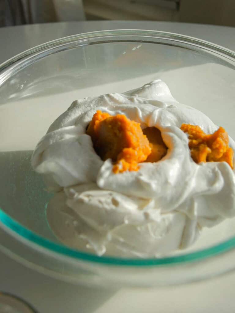 6-Ingredient BEST No-Bake Pumpkin Cheesecake (Vegan). 5 ingredients for filling for no bake pumpkin cheesecake