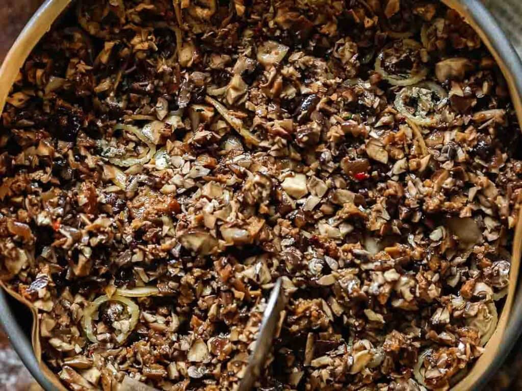 Cheesy Mushroom Rigatoni Pie - Easy Vegan Recipe. 47 layer of minced mushrooms and italian sausage.