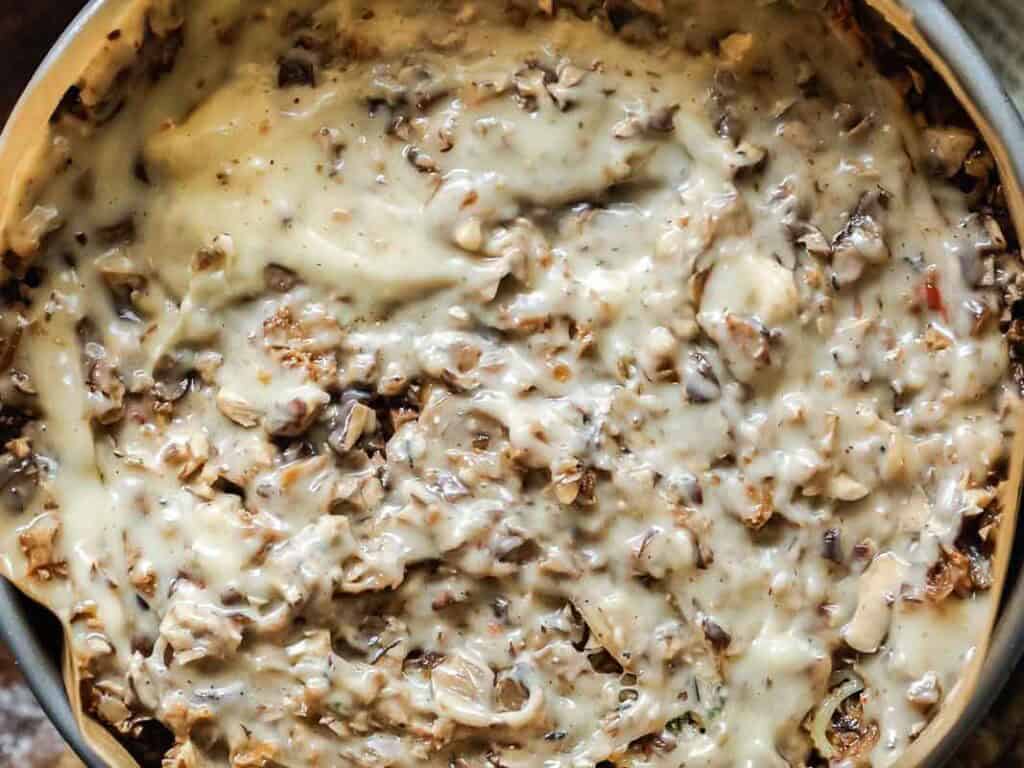 Cheesy Mushroom Rigatoni Pie - Easy Vegan Recipe. 49 mushroom béchamel layer in rigatoni pie.