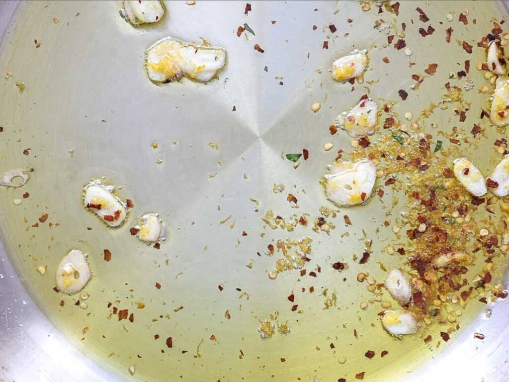 8-ingredient Easy and Delicious Lemon Pepper Pasta. 10 Sliced garlic and red pepper flakes sizzling in oil set the stage for a delicious pasta, filling your kitchen with irresistible aroma.